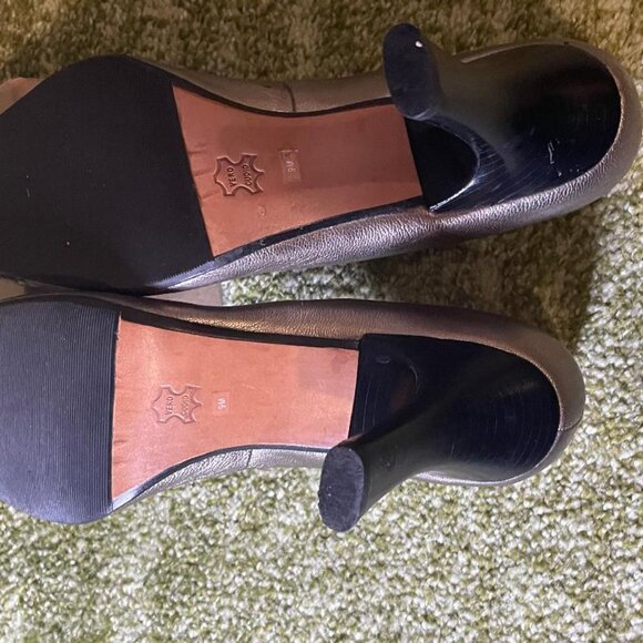 Metallic Via Spiga 4" heels - Picture 4 of 4